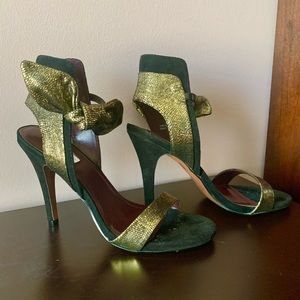 Report Signature strap dress sandal size 8